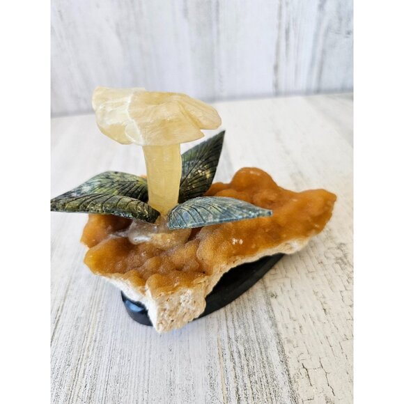 Calcite crystal mushroom plant rock unique agate - Picture 5 of 12